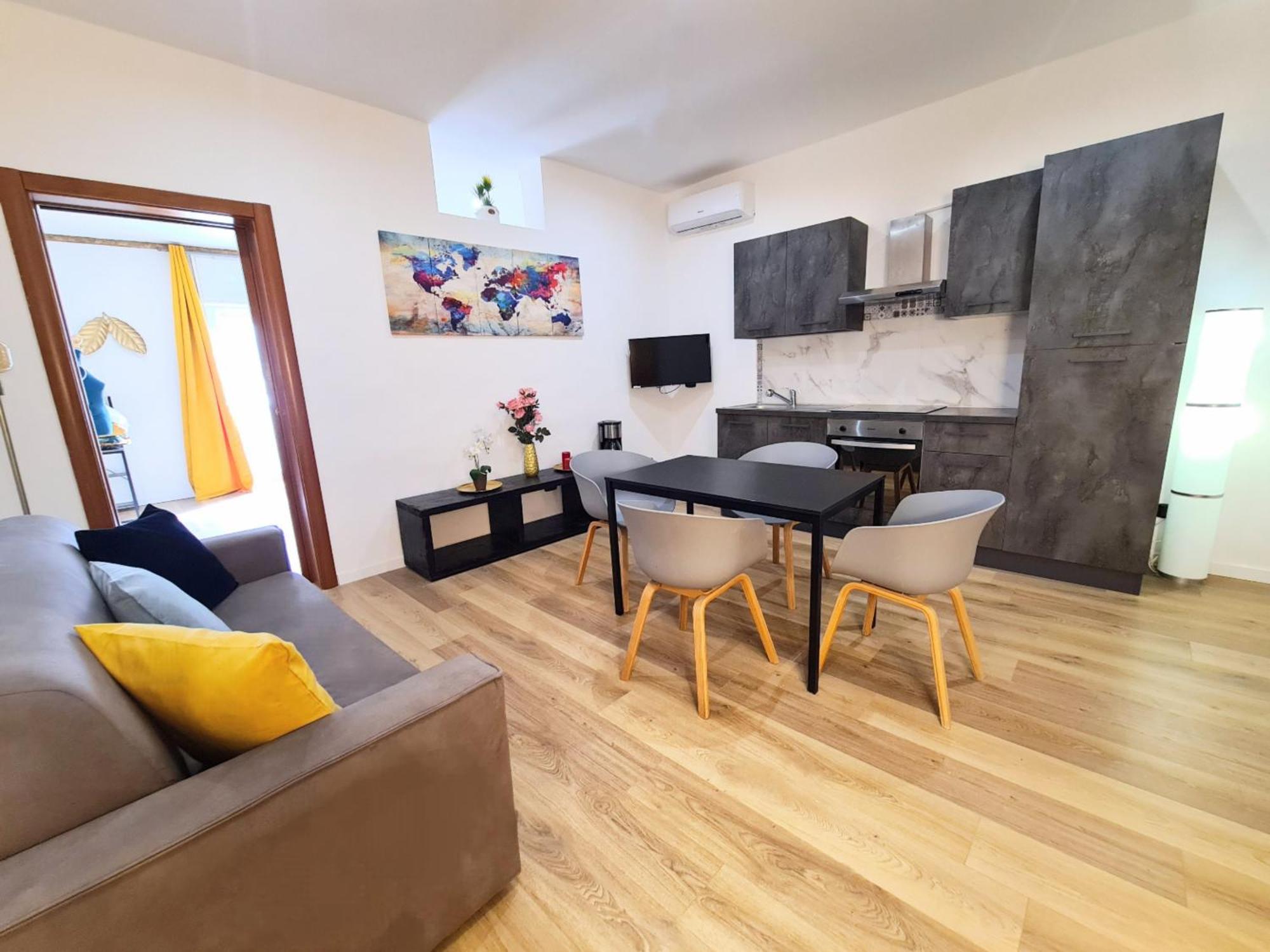 Apartamento Luxury Flat In Center By The Sea Bari Exterior foto